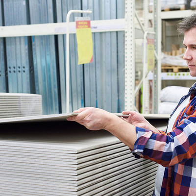 Buon prezzo Bordo di gesso affrontato di carta di 2440mm x di 1220, OEM impermeabile del plasterboard in linea